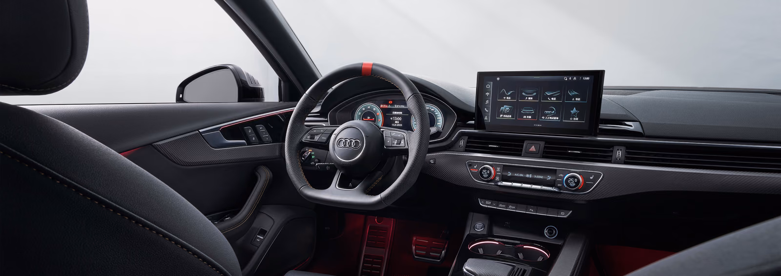 Водительское место и цифровые приборы Audi A4L