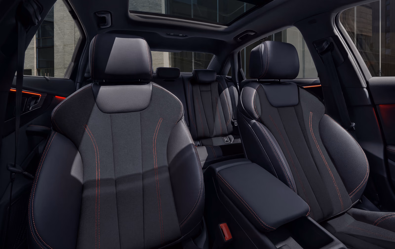 Передние спортивные кресла Audi A4L