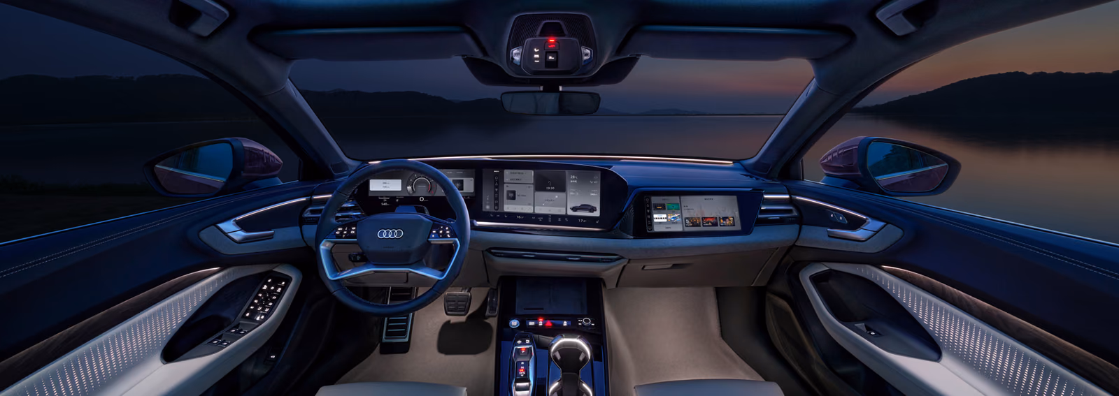 Интерьер Audi A5L с тремя дисплеями
