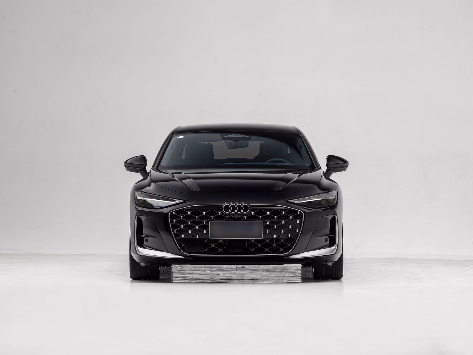 Audi A6L 3.0T quattro — второй фронтальный ракурс