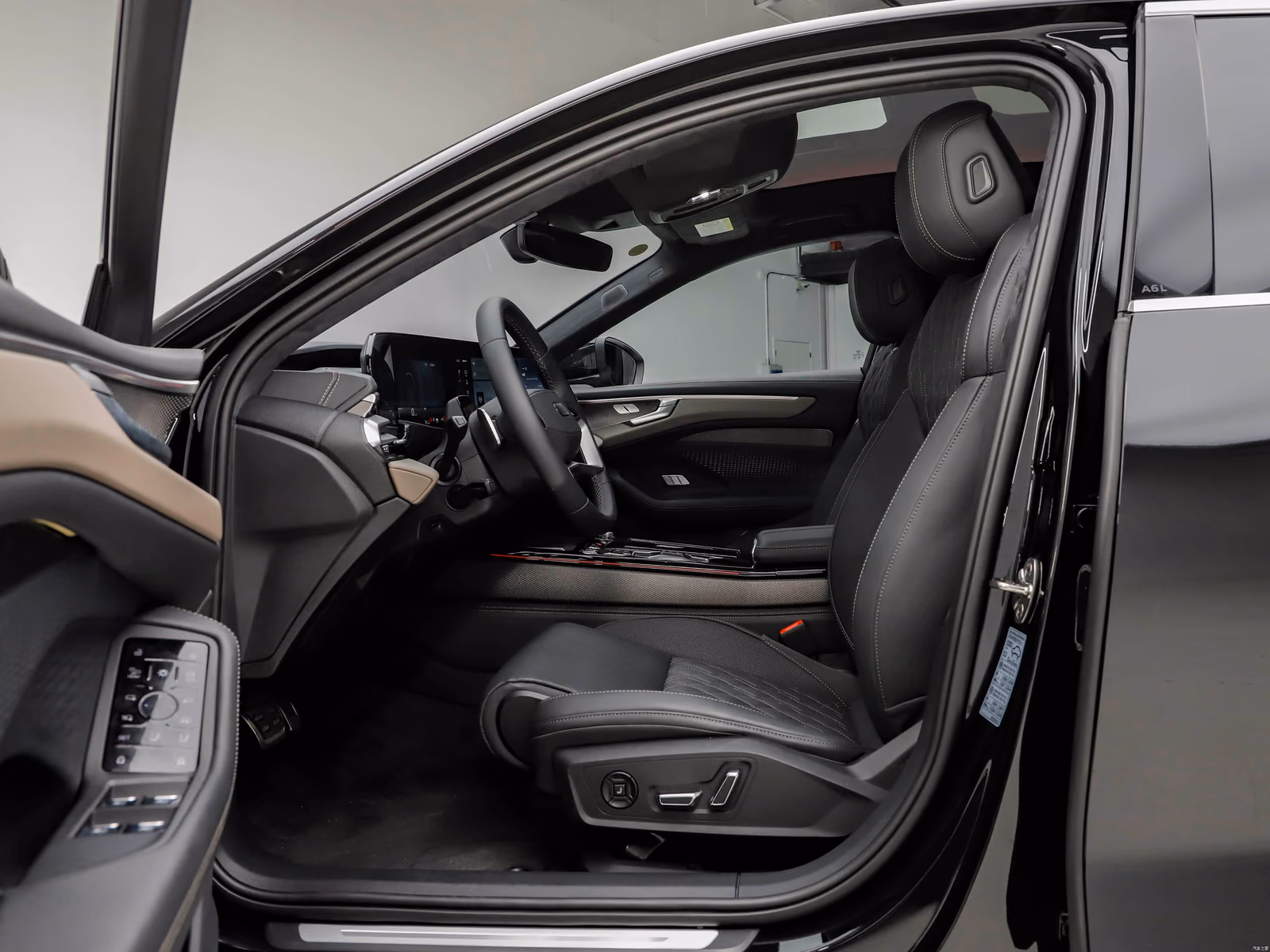 Audi A6L — передние кресла