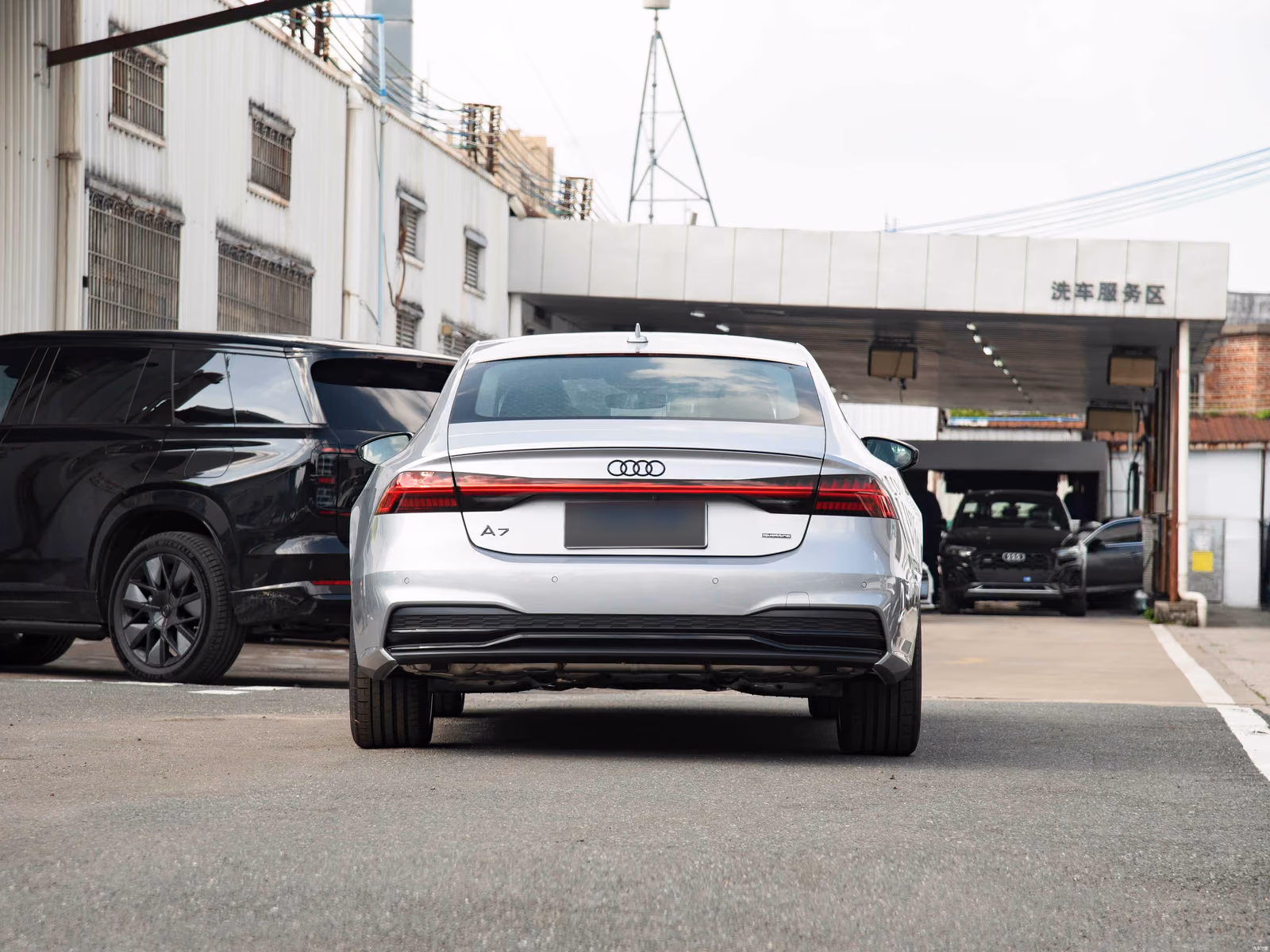 Audi A7 Sportback — вид строго сзади