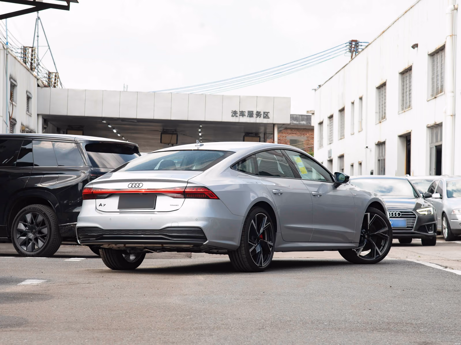 Audi A7 Sportback — задняя часть с противоположной стороны