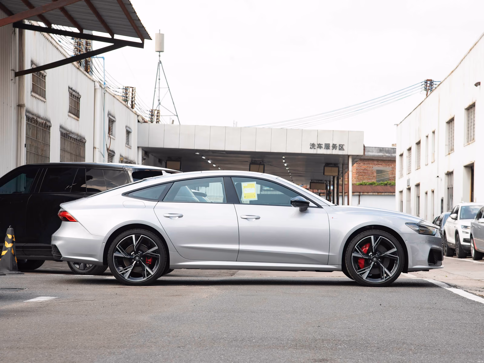 Audi A7 Sportback — противоположный профиль кузова