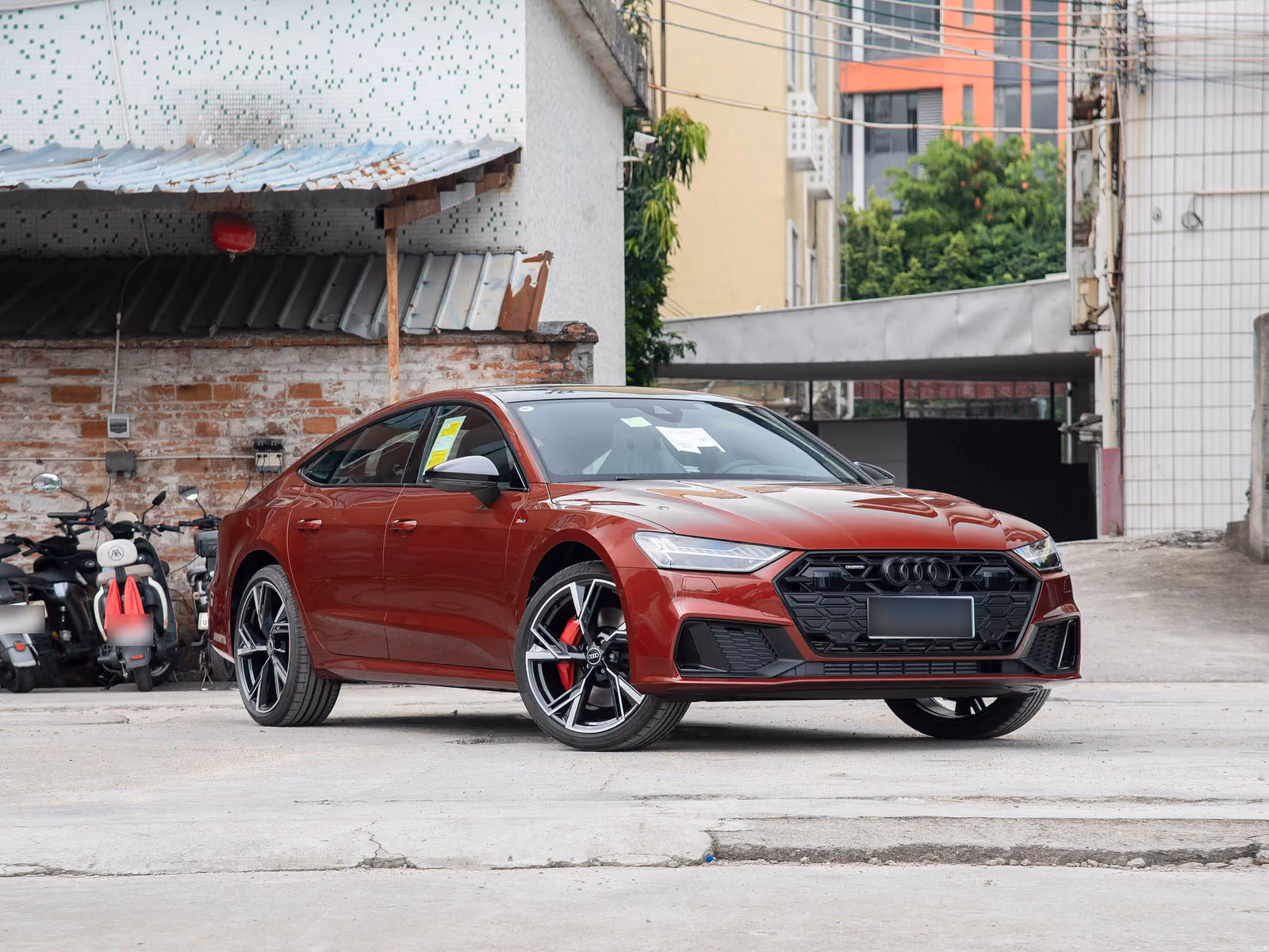 Audi A7 Sportback — передняя часть красного кузова