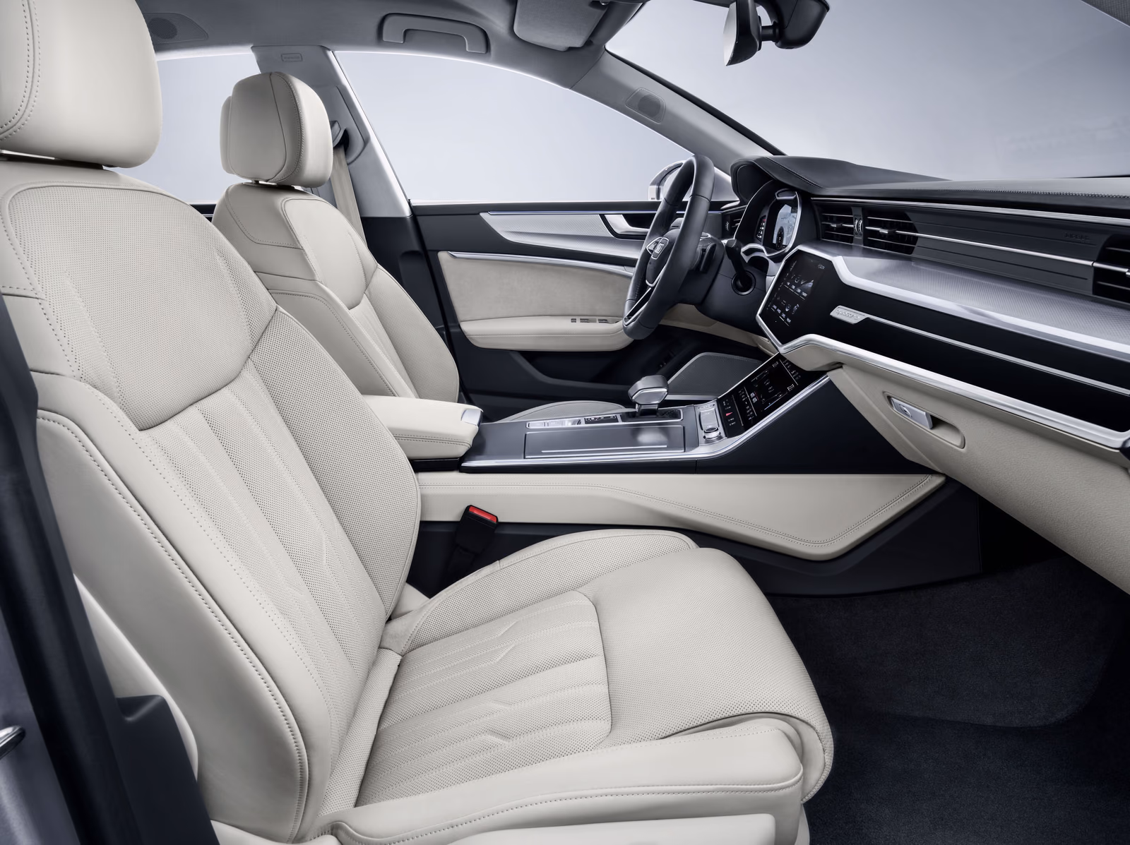 Audi A7 Sportback — светлый салон и передняя панель со стороны пассажира