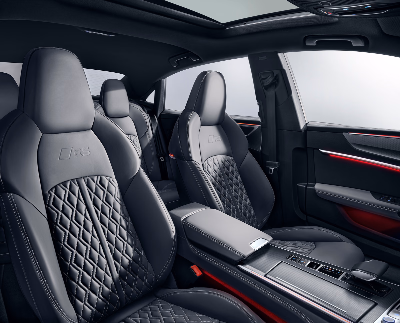 Спортивные кресла салона Audi A7L