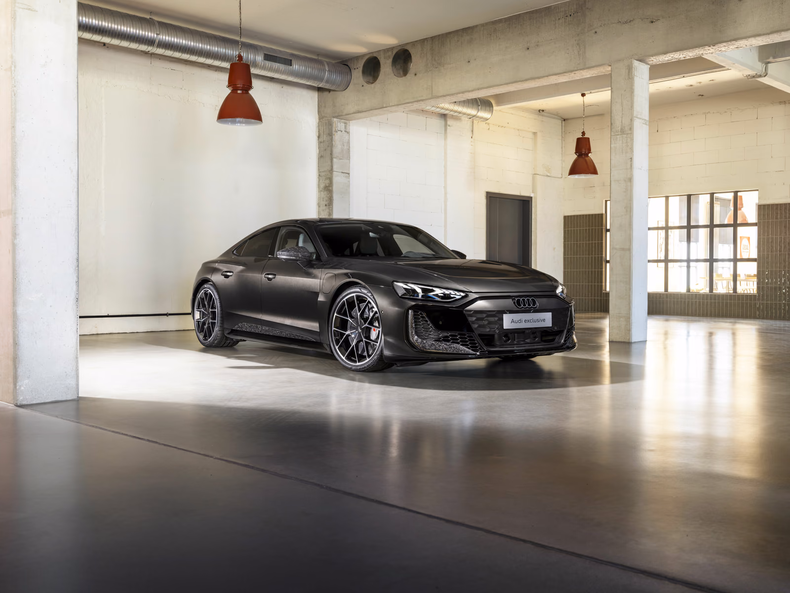 Audi RS e-tron GT performance в студии