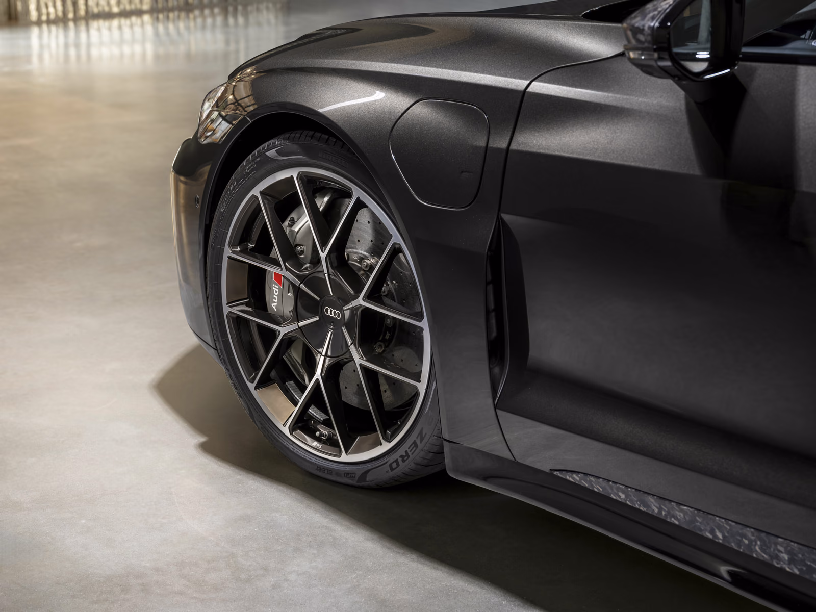 Колесо и тормозной механизм Audi RS e-tron GT