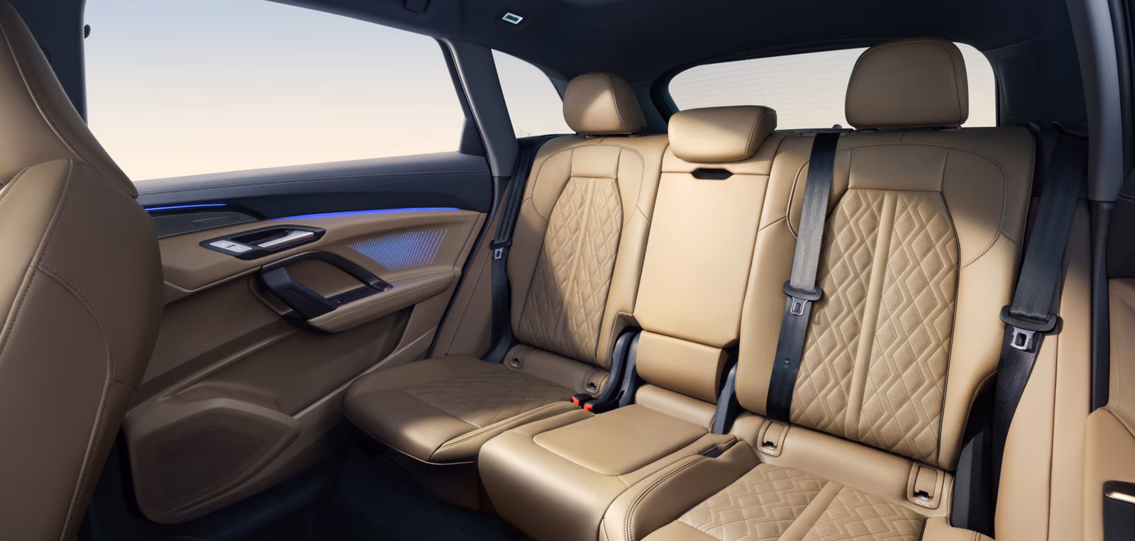 Задний ряд сидений Audi Q5L