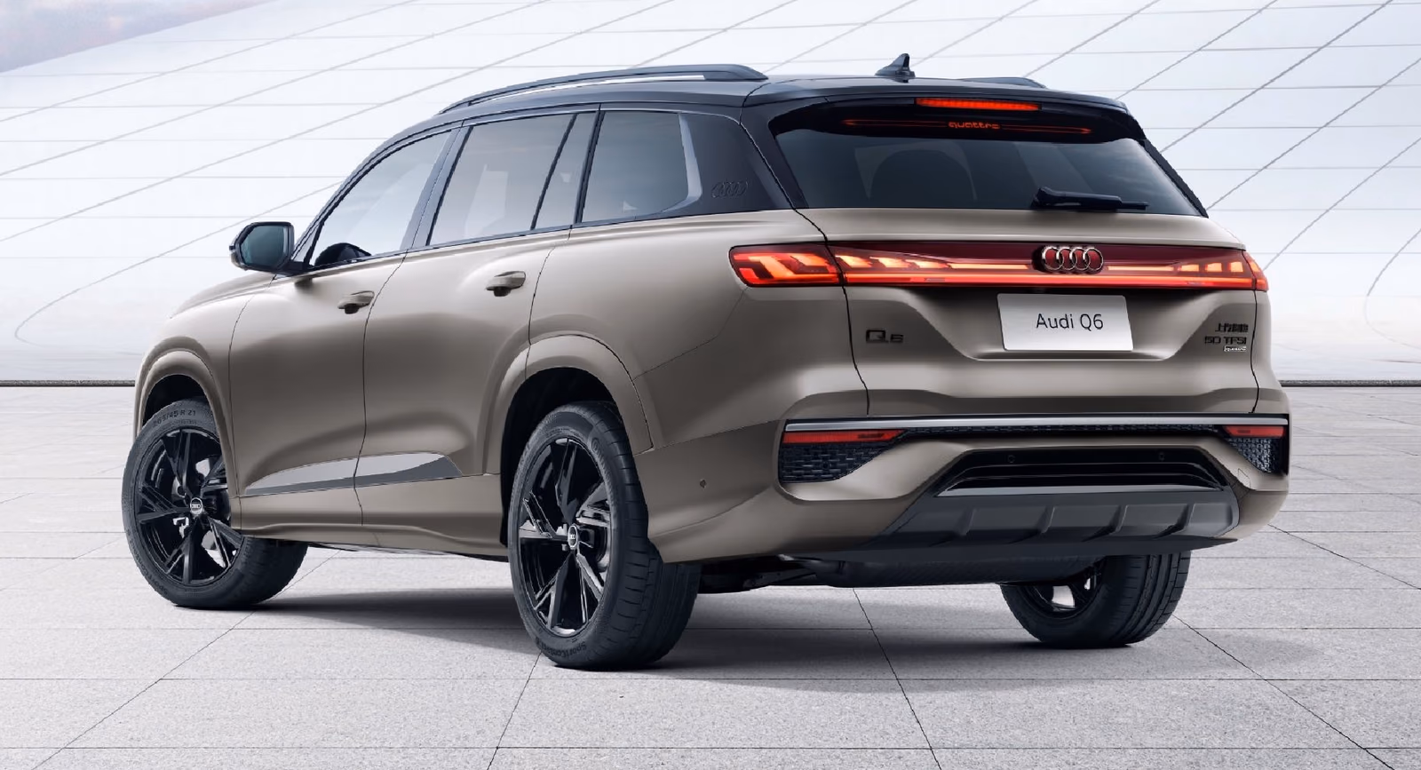 Audi Q6, вид сзади в три четверти