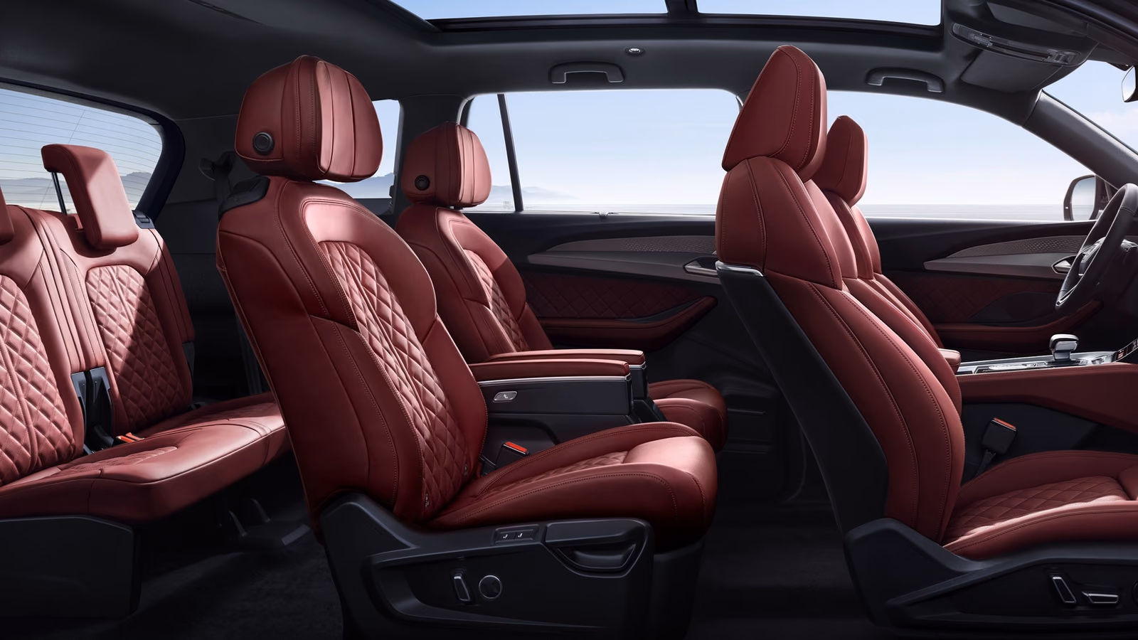 Салон Audi Q6 с красной кожей