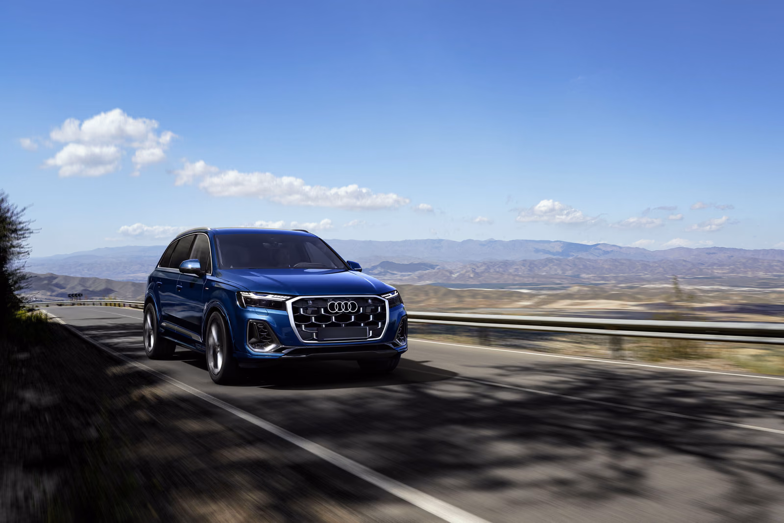 Audi Q7 — передняя часть с противоположной стороны