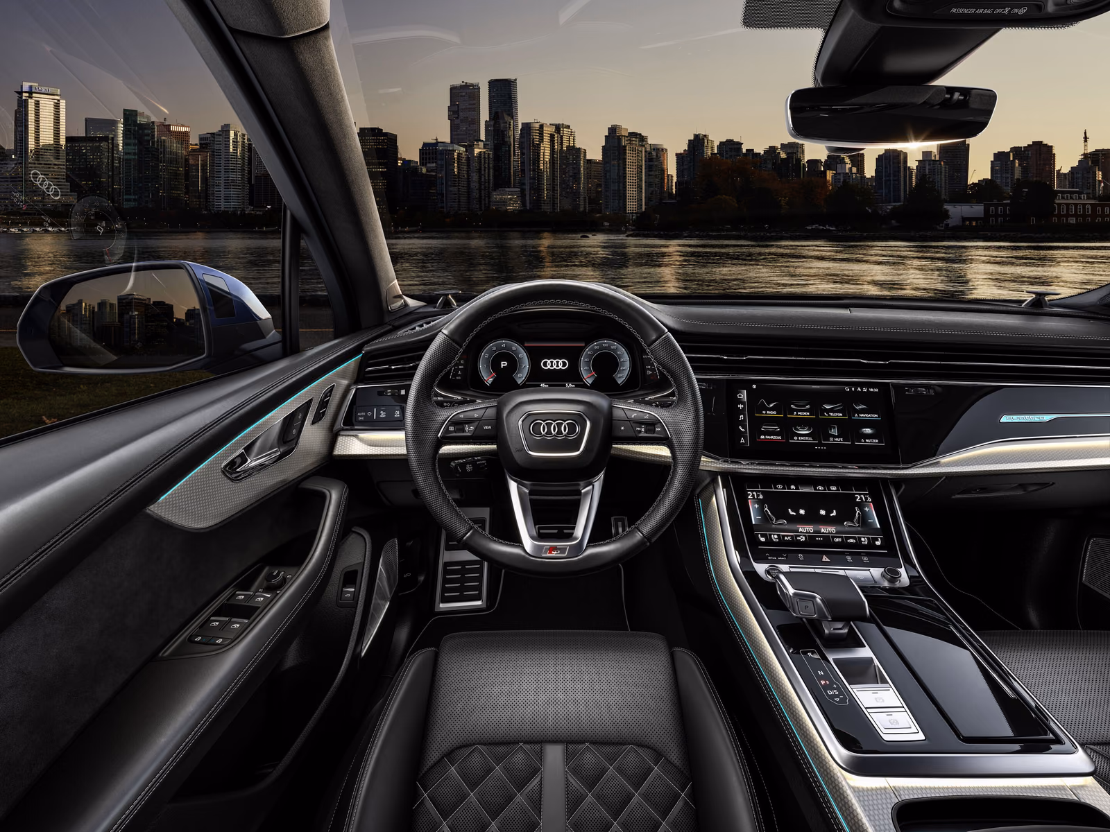 Audi Q7 — водительское место и виртуальная панель