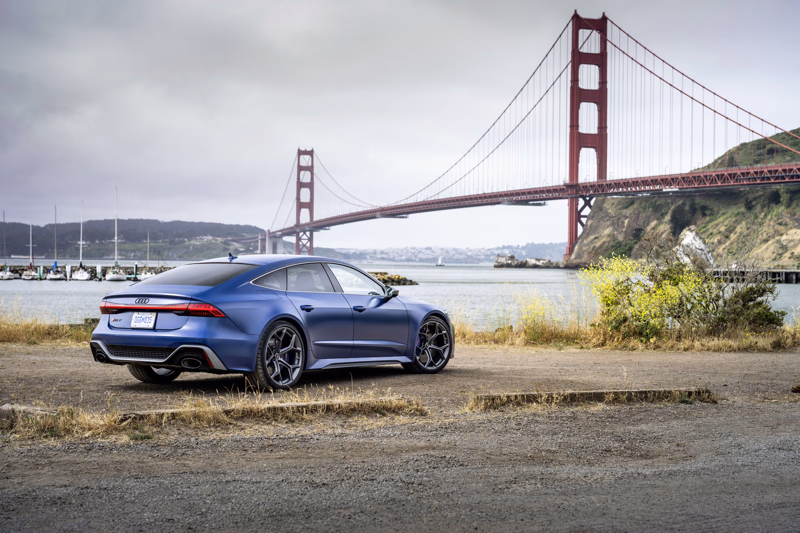 Audi RS 7 Sportback performance — задний ракурс у моста