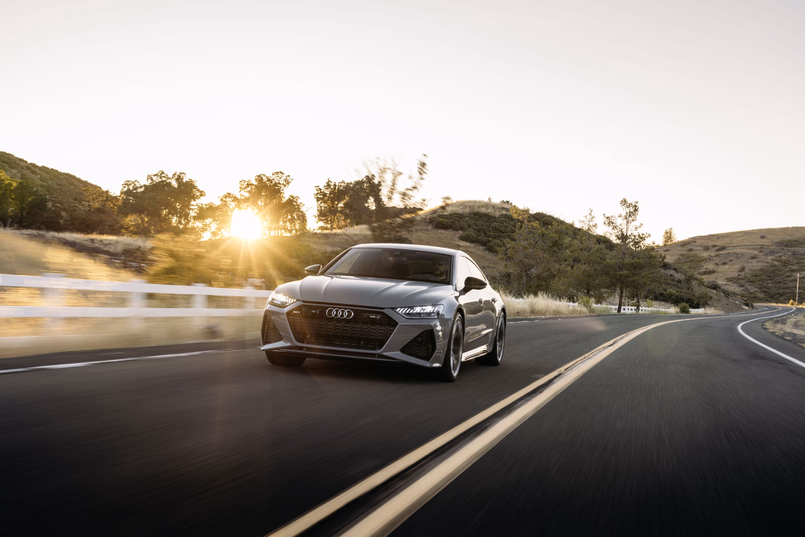 Audi RS 7 Sportback performance — встречный динамический кадр