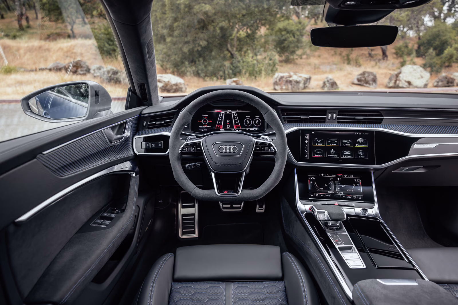 Audi RS 7 Sportback performance — панорама леворульного кокпита