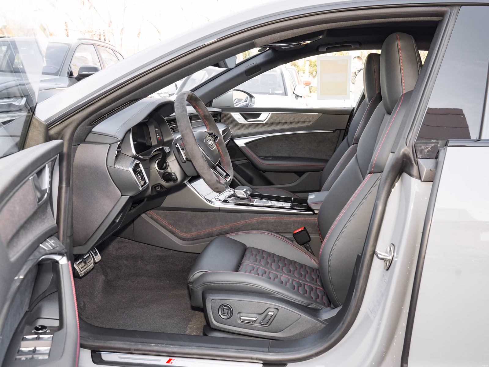 Audi RS 7 Sportback performance — водительское кресло