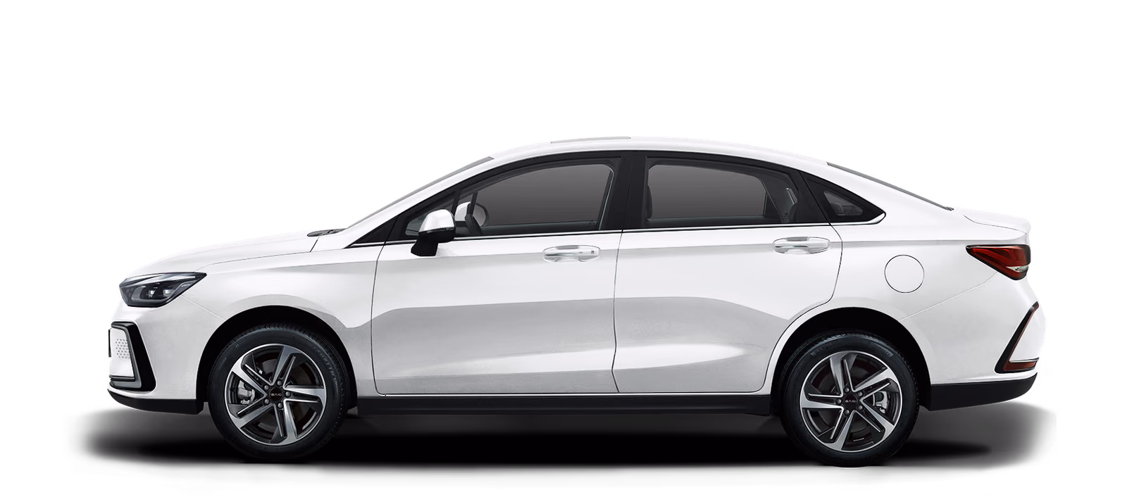 Белый BAIC U5 Plus в профиль