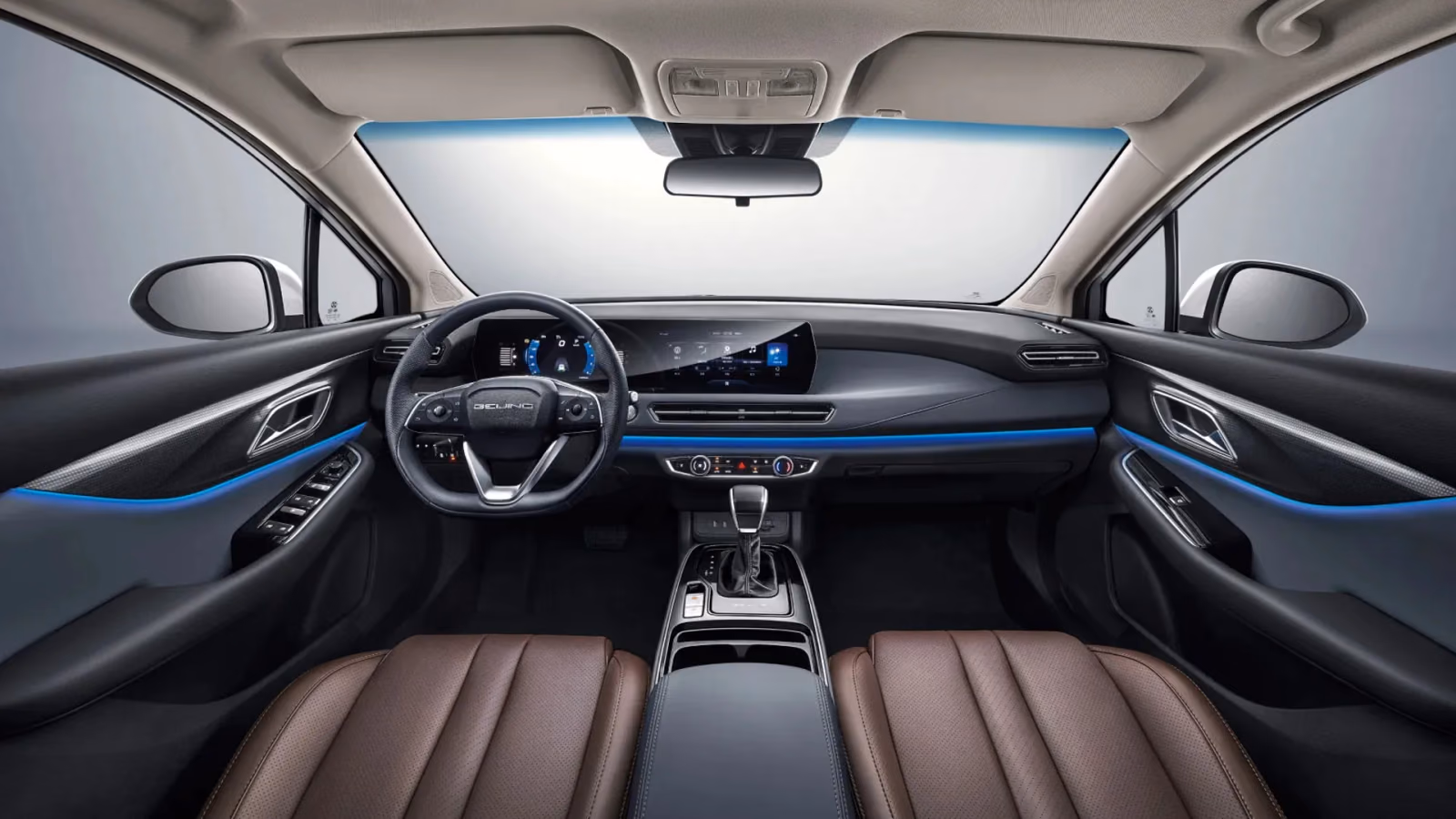 Передняя часть салона BAIC U5 Plus