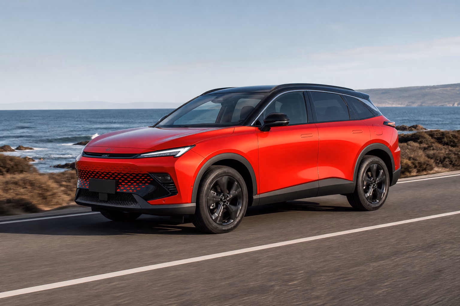 BAIC X55 на прибрежной дороге