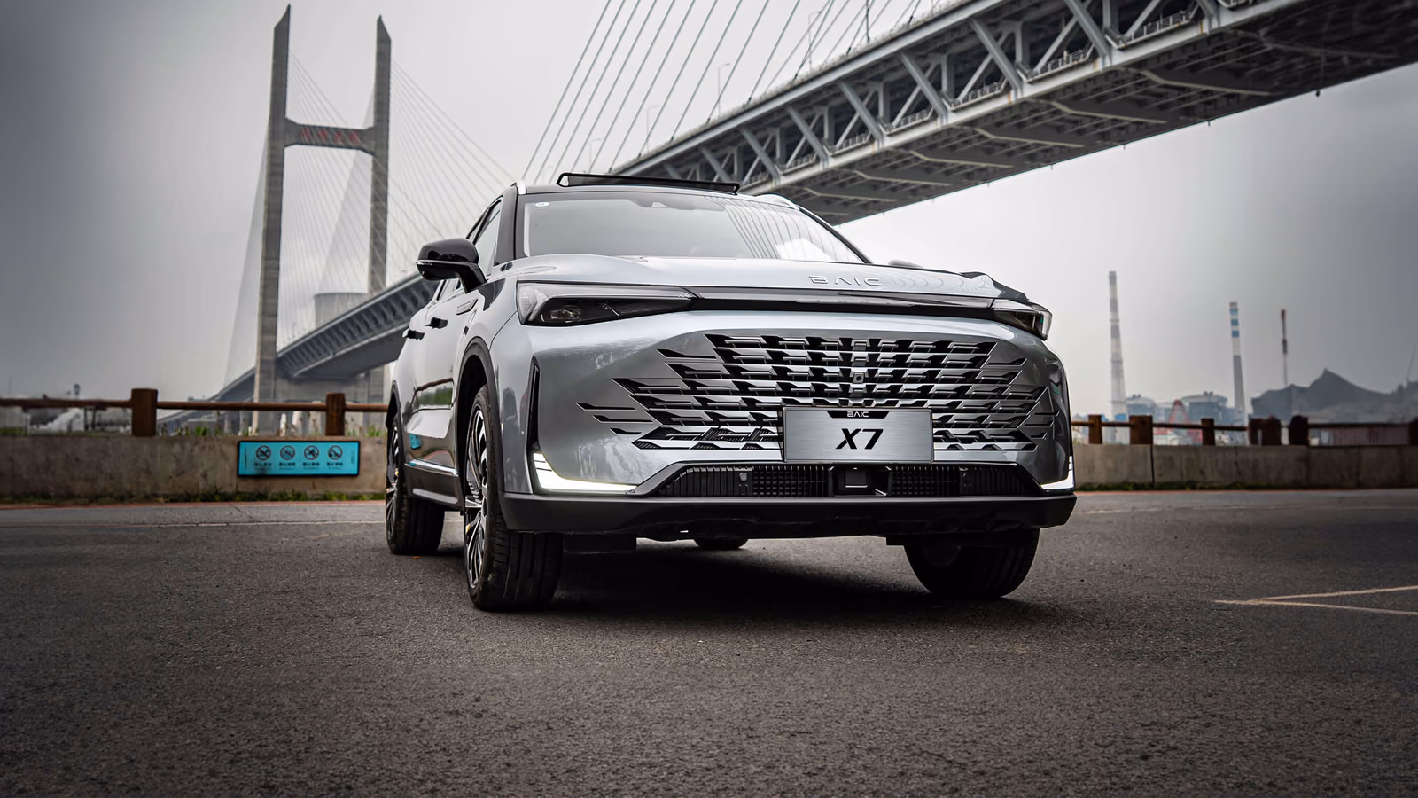 BAIC Beijing X7 — низкий передний ракурс