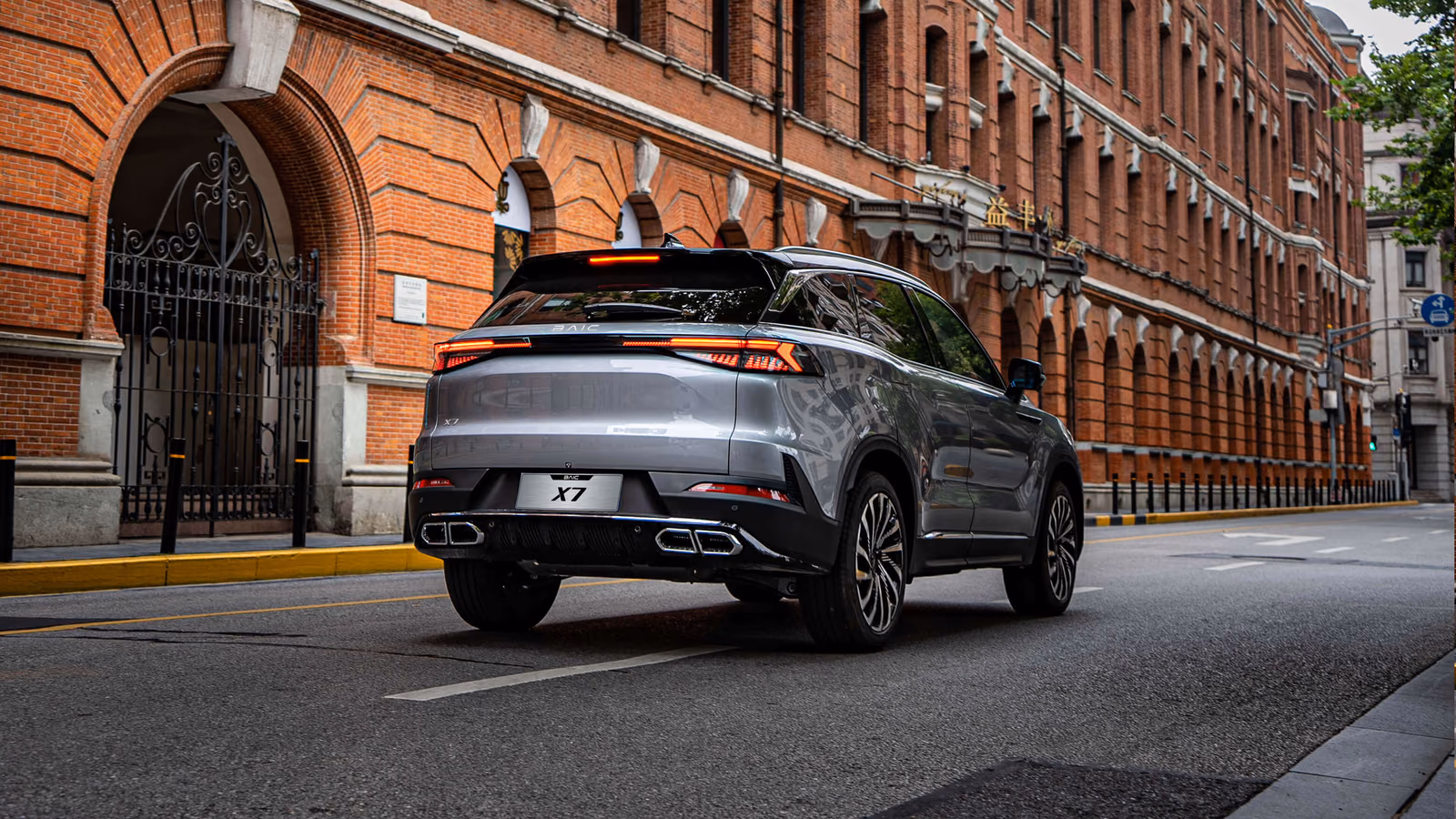 BAIC Beijing X7 — вид сзади в три четверти