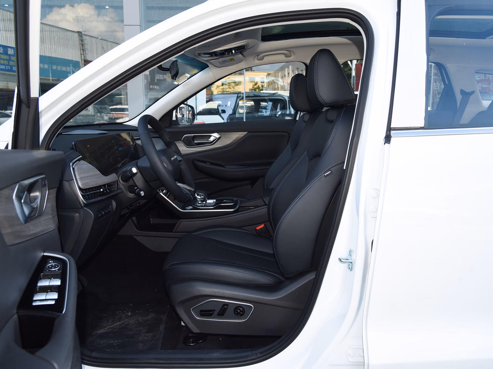 BAIC Beijing X7 — передние сиденья