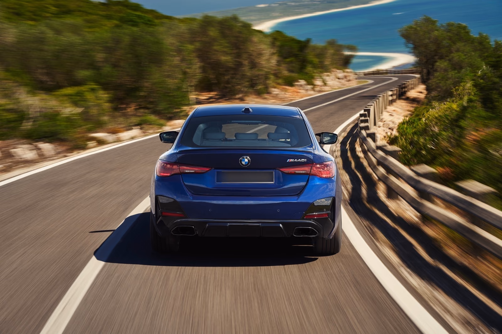 BMW i4 — вид спереди
