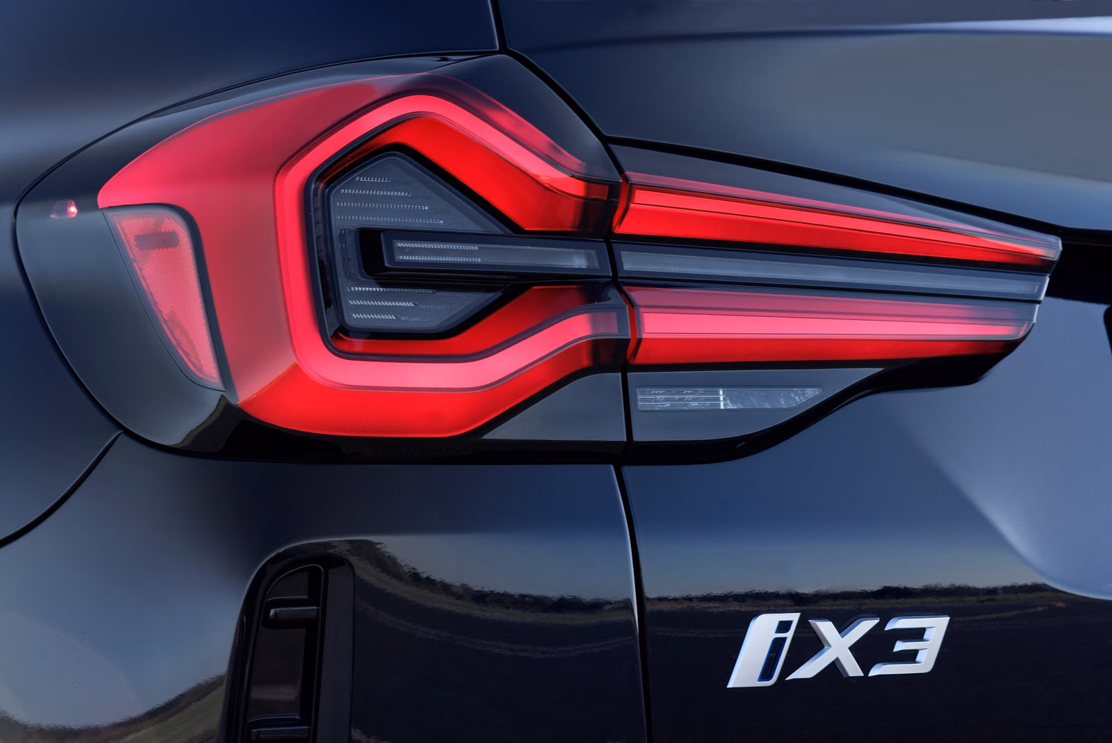 Водительское место BMW iX3