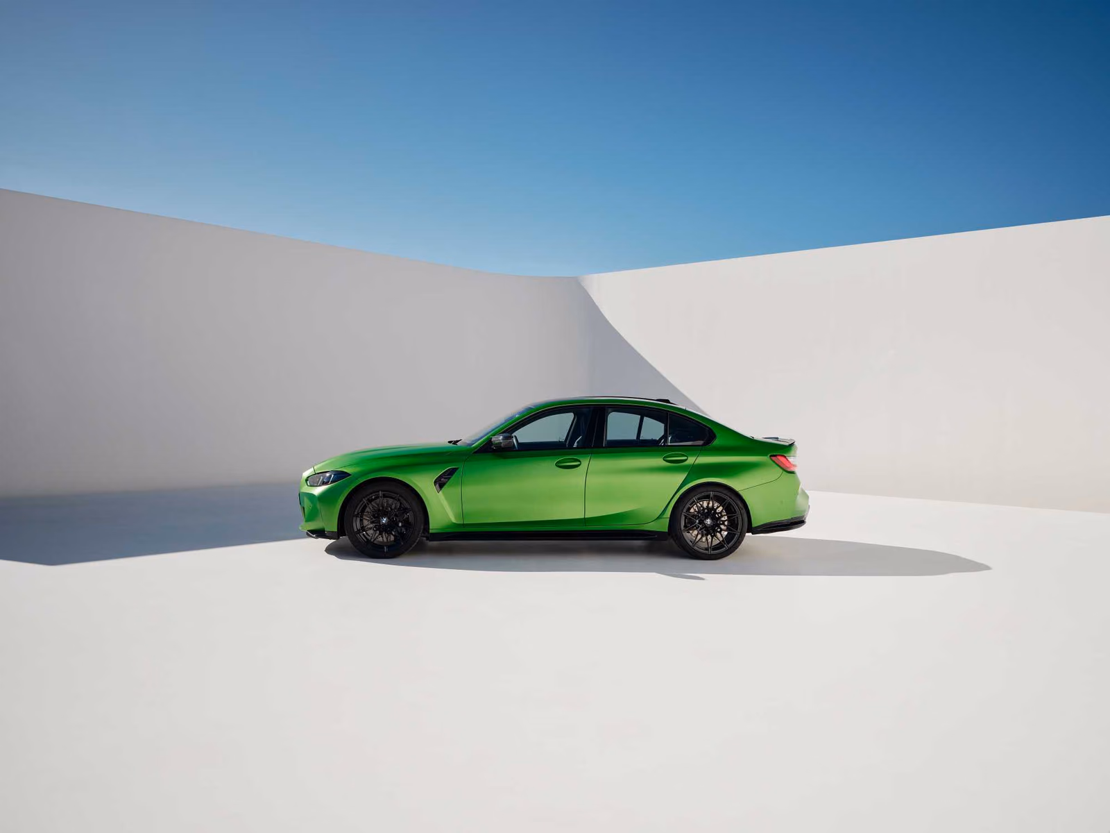 BMW M3 G80 — профиль седана