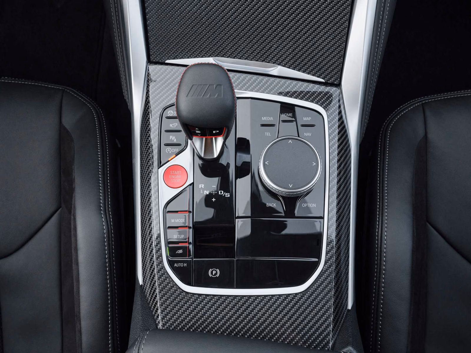 BMW M3 G80 — селектор M Steptronic и контроллер iDrive