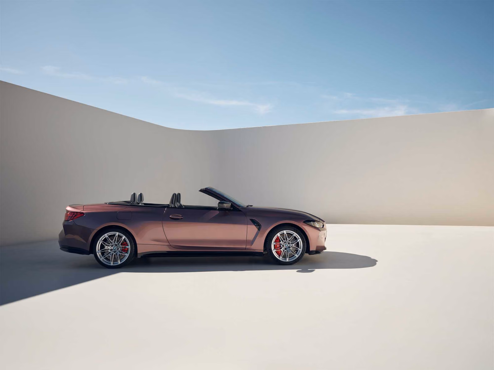 BMW M4 G83 — профиль кабриолета