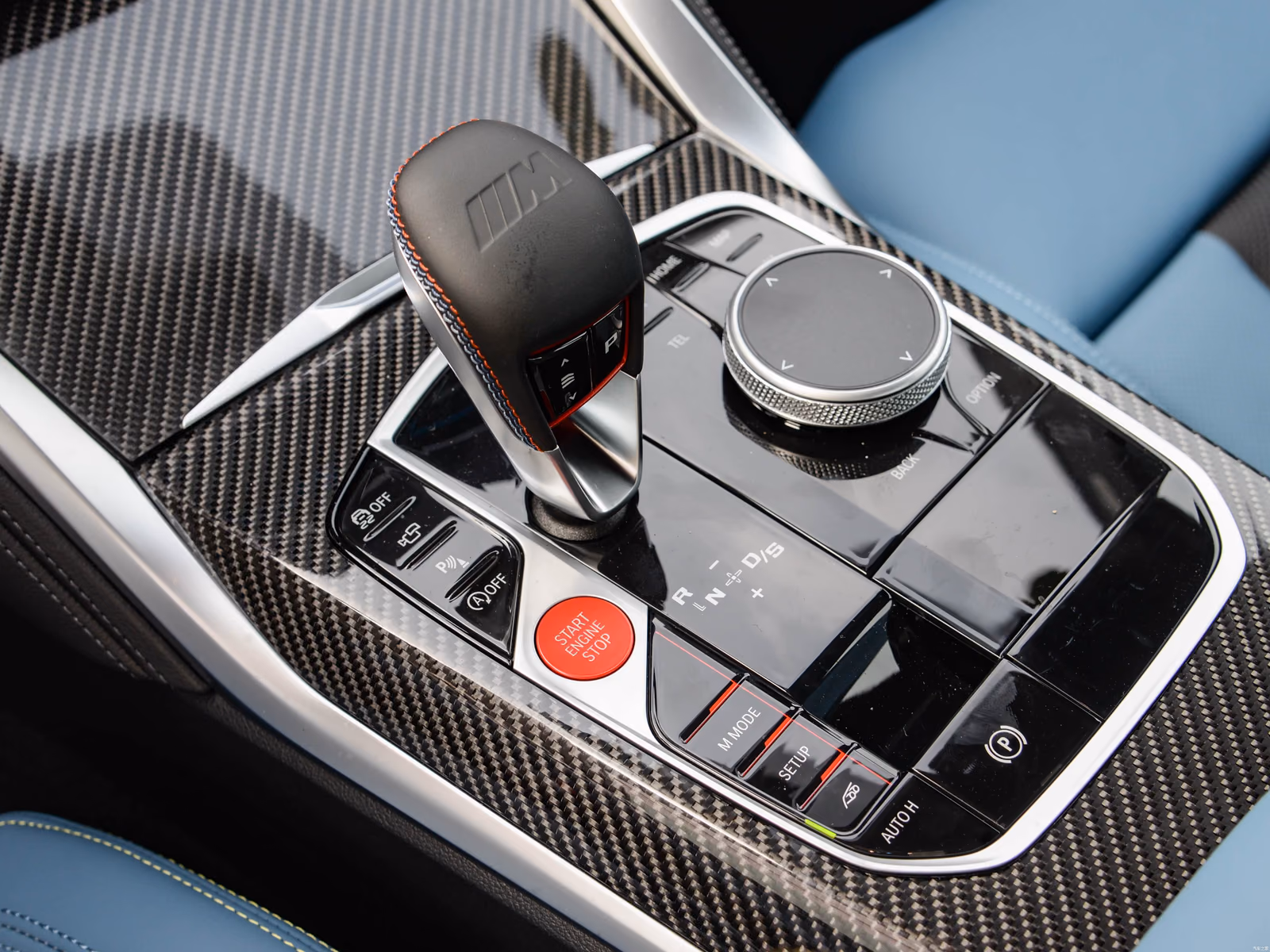 BMW M4 G82 — карбоновый центральный тоннель