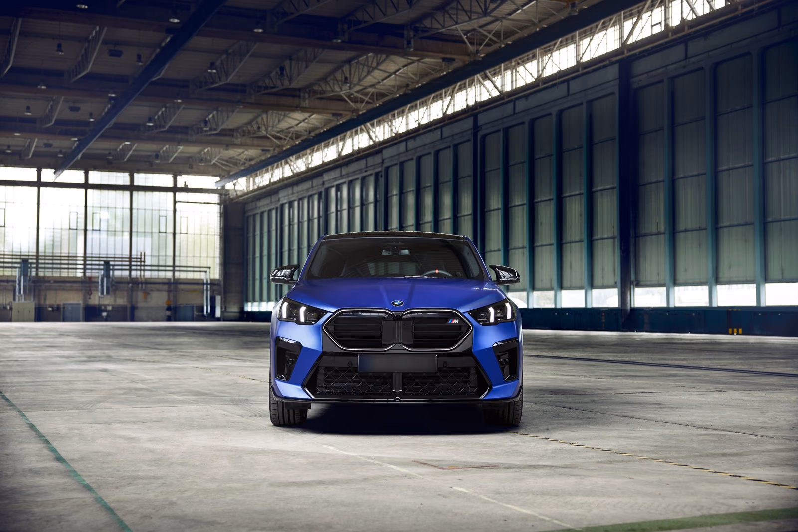 BMW X2 — вид сзади в три четверти