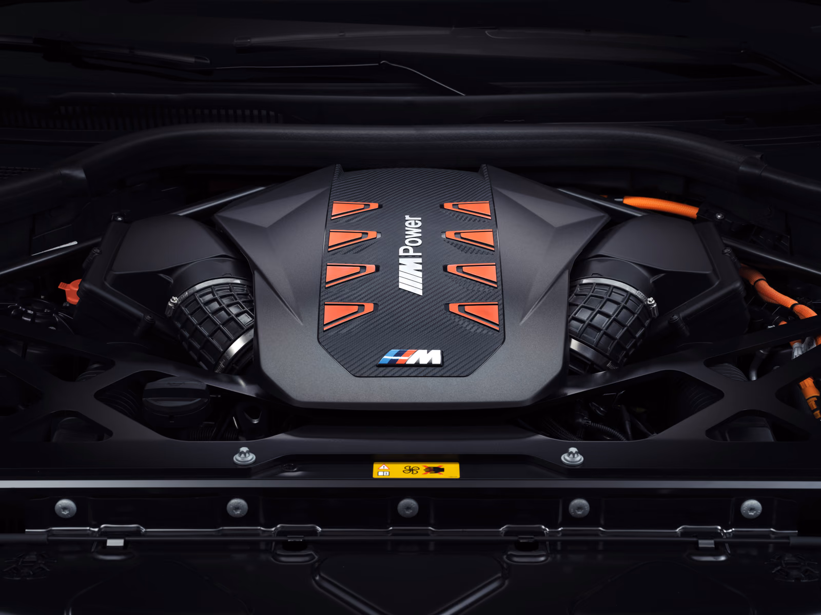 Двигатель V8 BMW XM Label