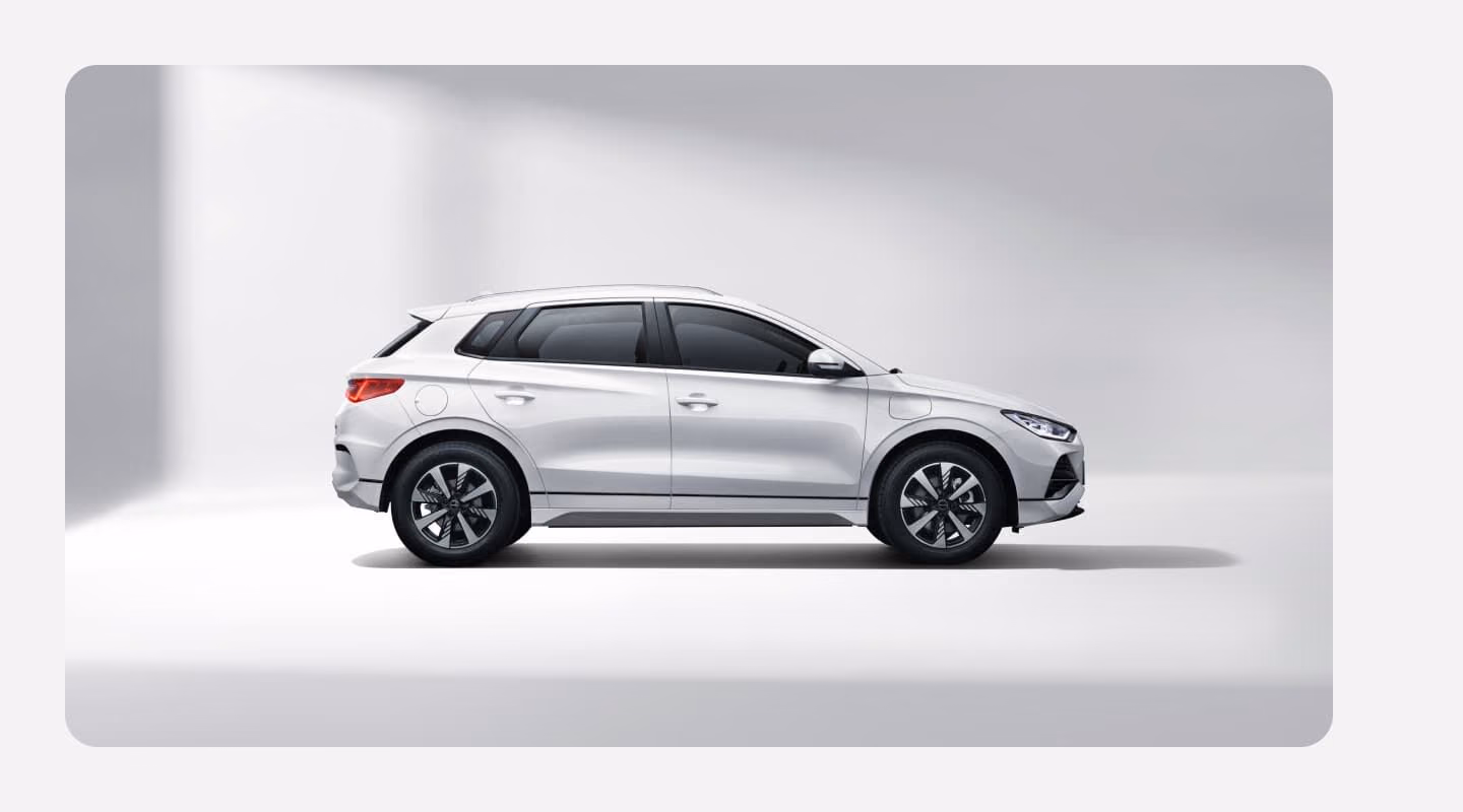 BYD e2 в профиль