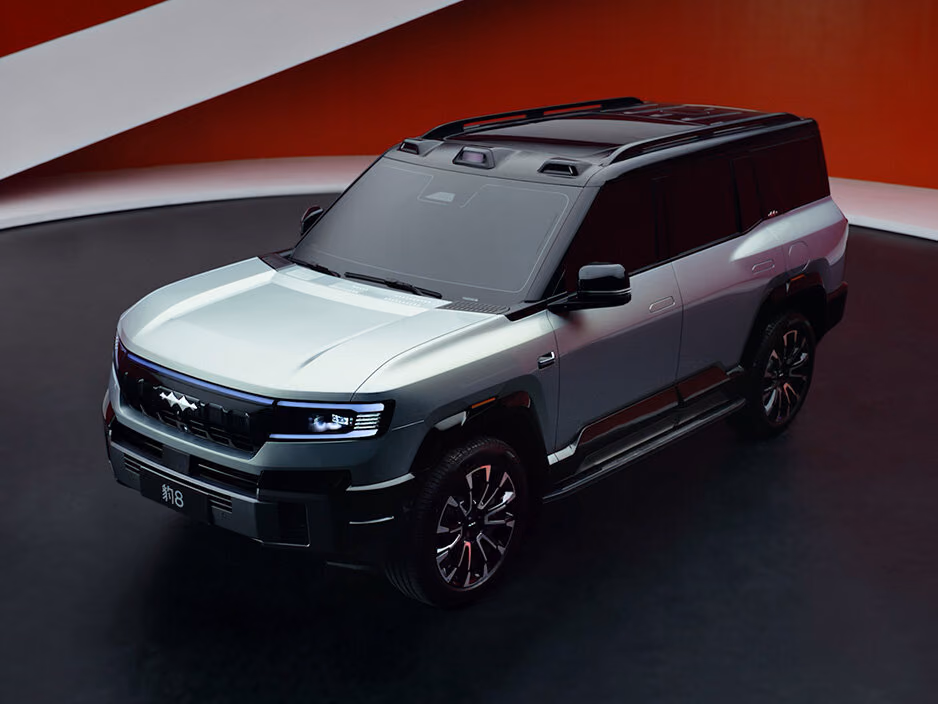 BYD Leopard 8 — студийный вид спереди