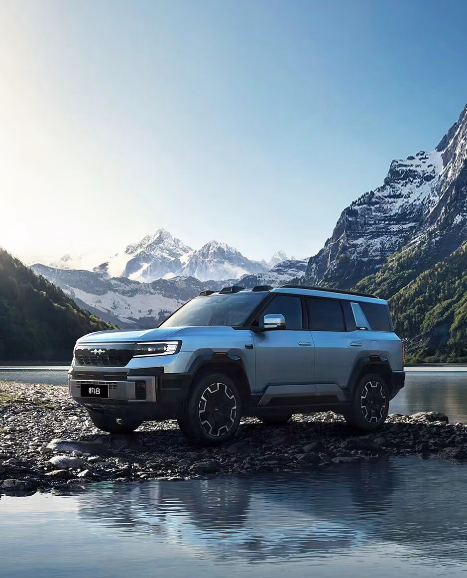 BYD Leopard 8 — у горного озера