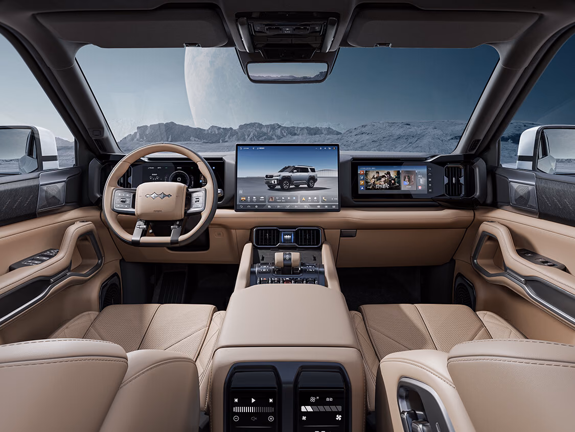 BYD Leopard 8 — передняя панель салона