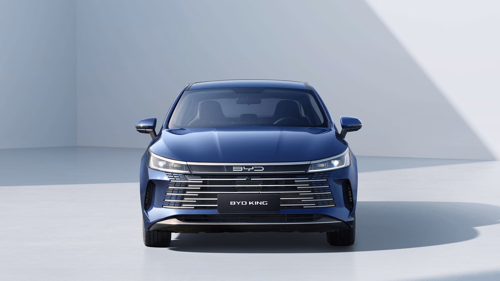BYD Qin, вид спереди в три четверти