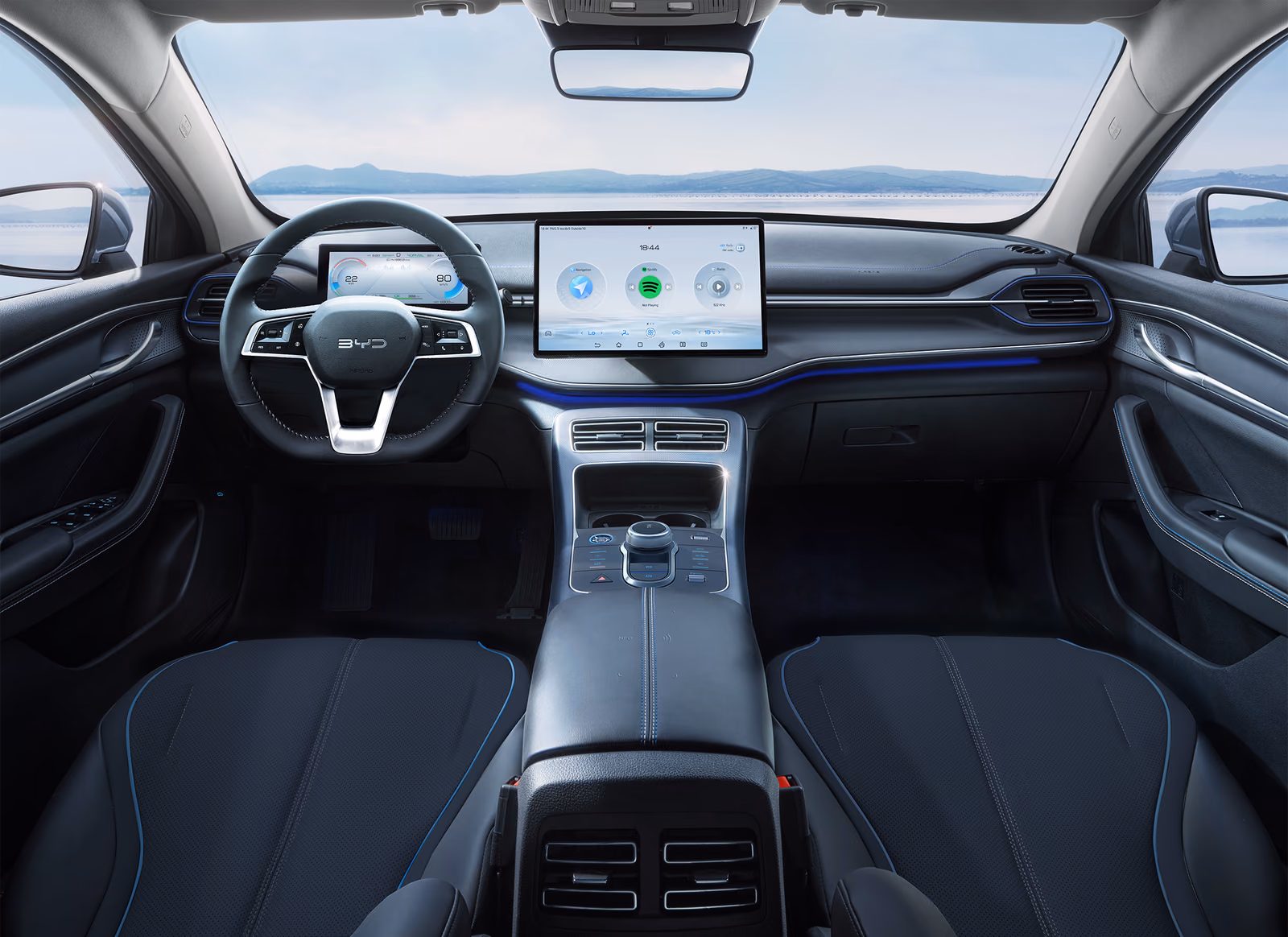 Приборная панель и руль BYD Qin