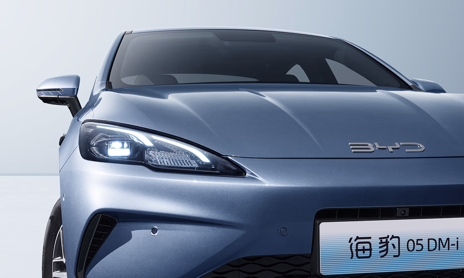 BYD Seal 05 DM-i 2026 — двойная светодиодная оптика
