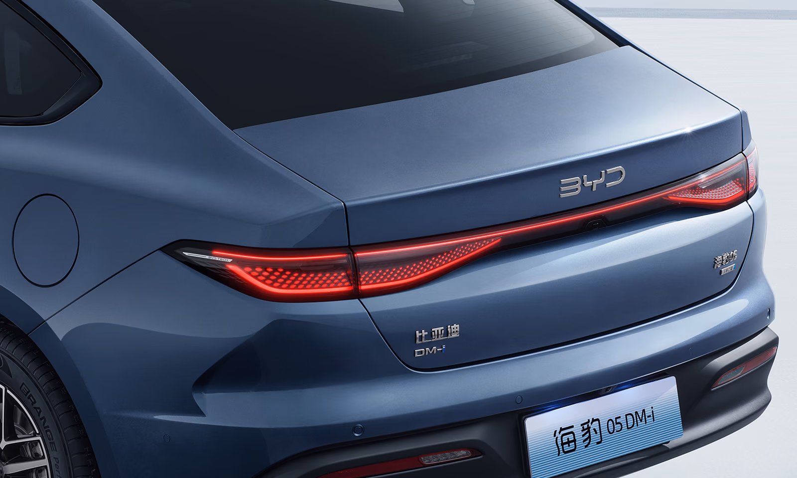 BYD Seal 05 DM-i 2026 — задние фонари и крышка багажника