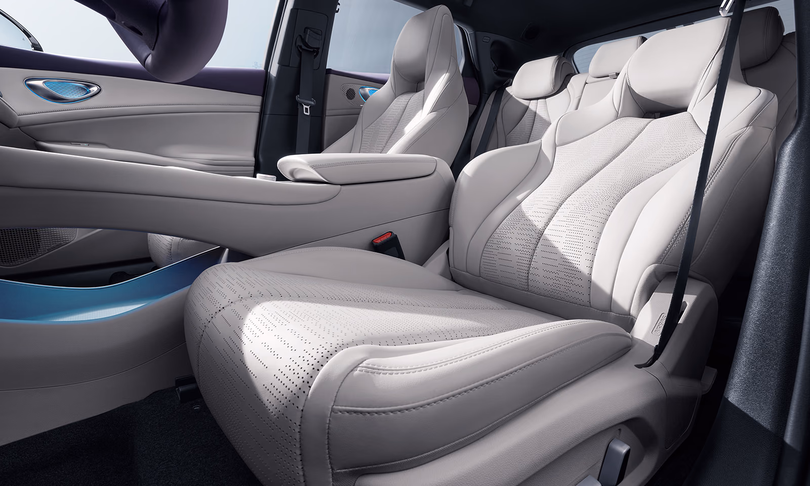 BYD Seal 06 GT — передние кресла
