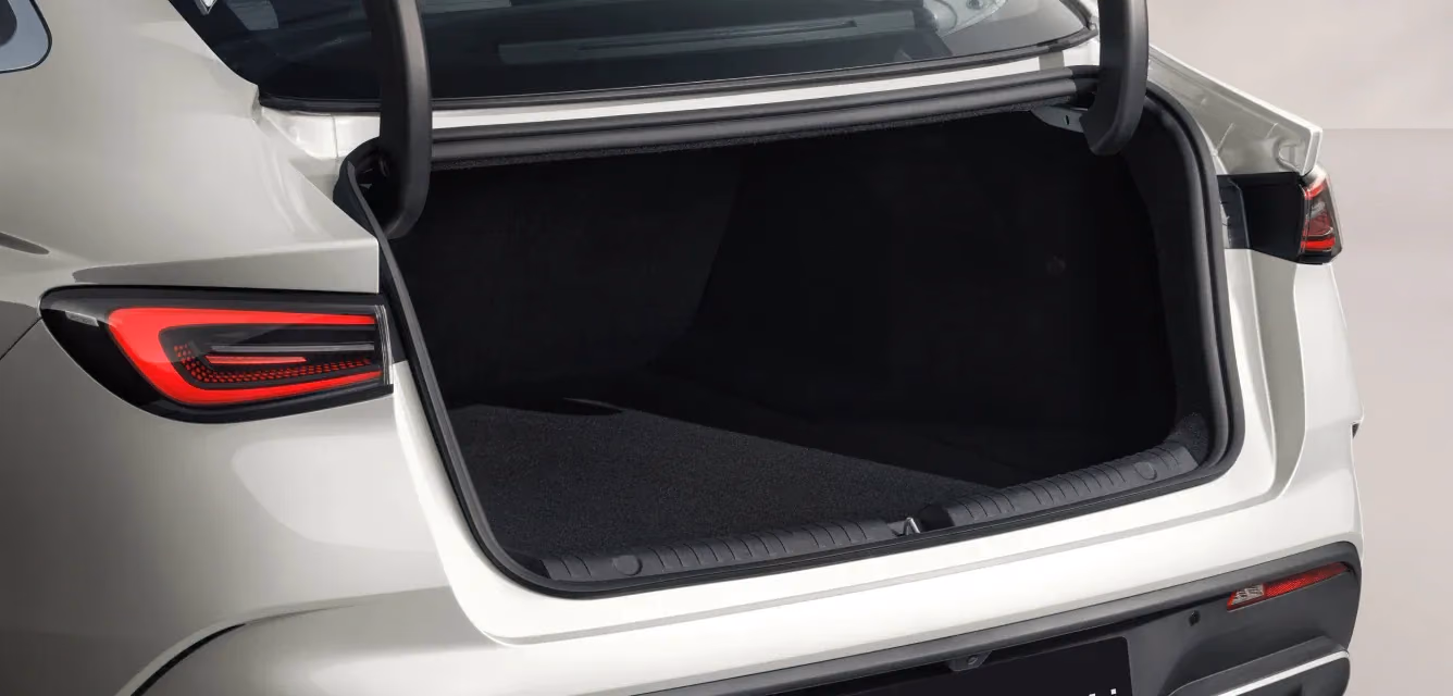 Открытый багажник BYD Seal 06