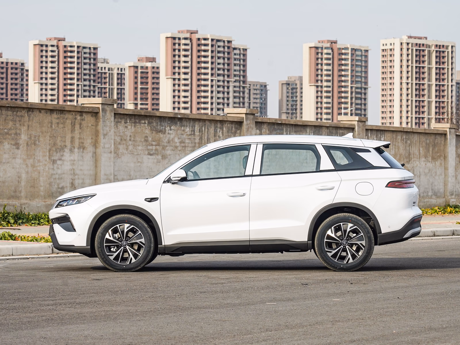 BYD Song Pro DM-i — профиль