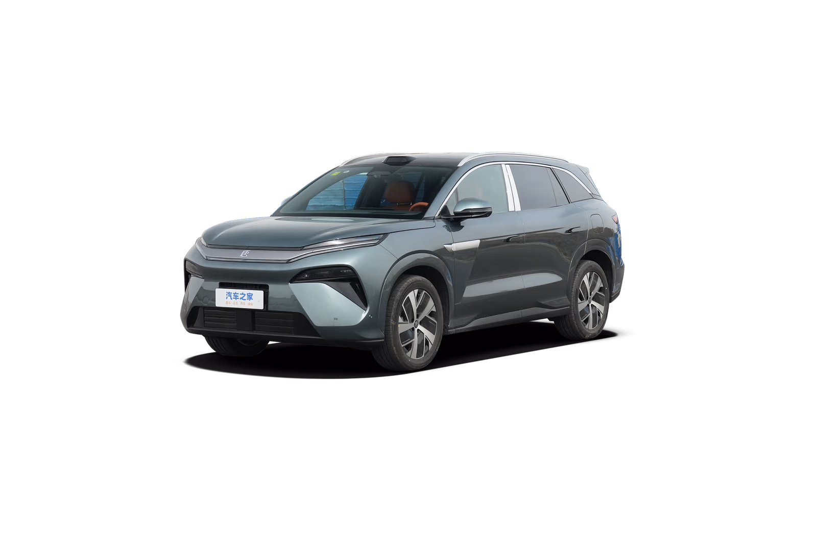 BYD Tang L DM — вид спереди с другой стороны