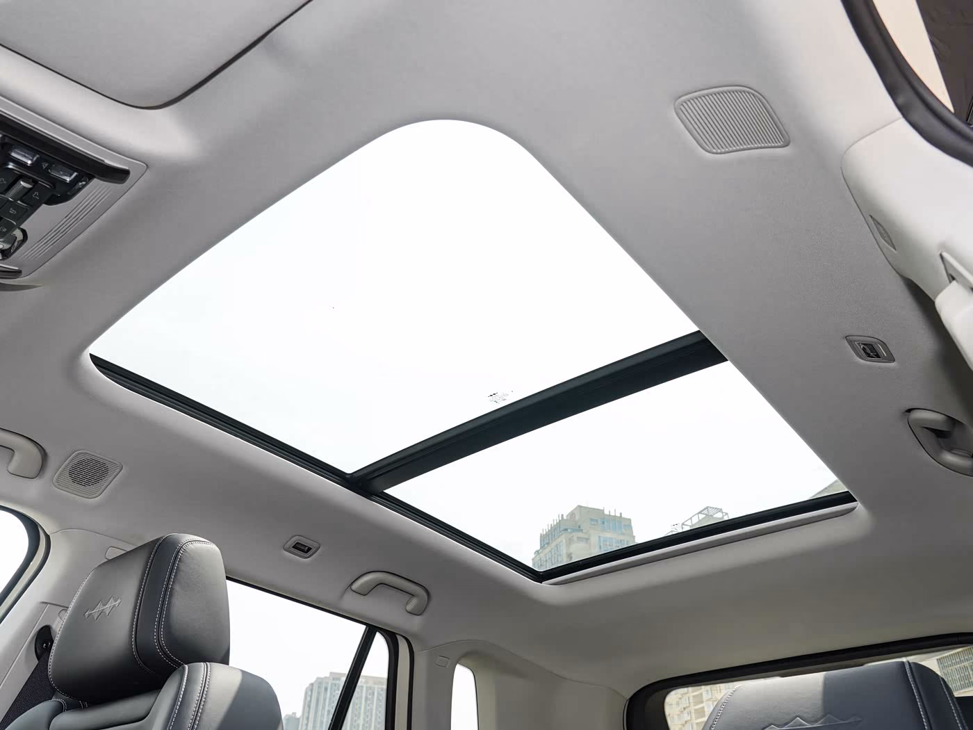 BYD Leopard 3 / Titanium 3 — панорамная крыша