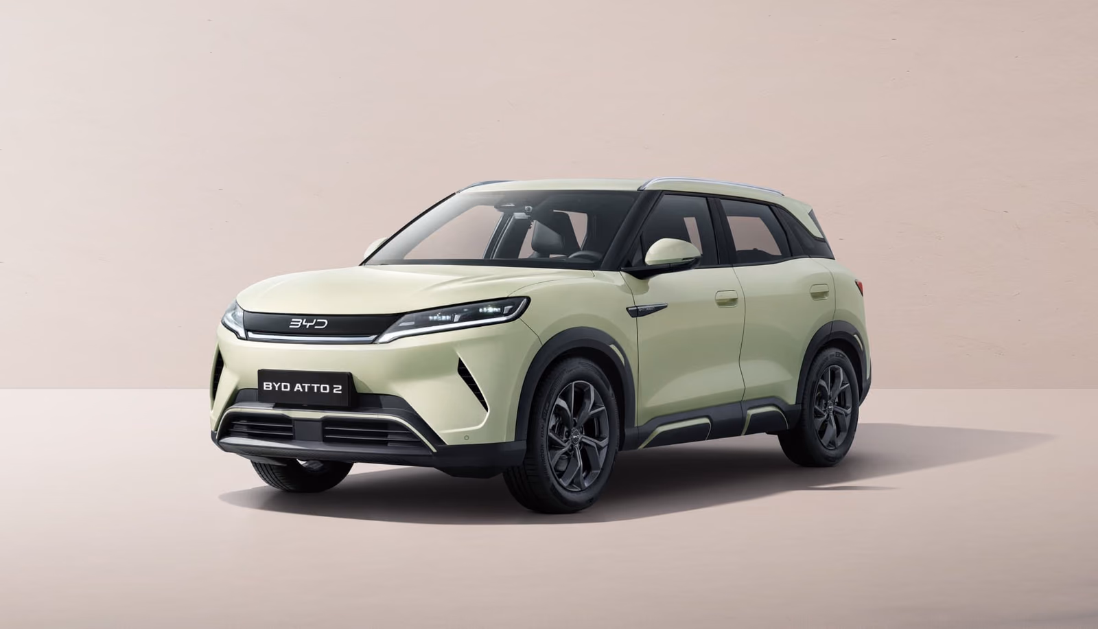 BYD Yuan UP светло-зелёного цвета крупным планом